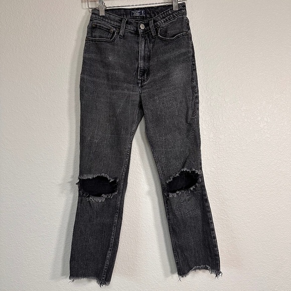 Abercrombie & Fitch Ultra High Rise Mom Jeans 25 - Picture 1 of 4